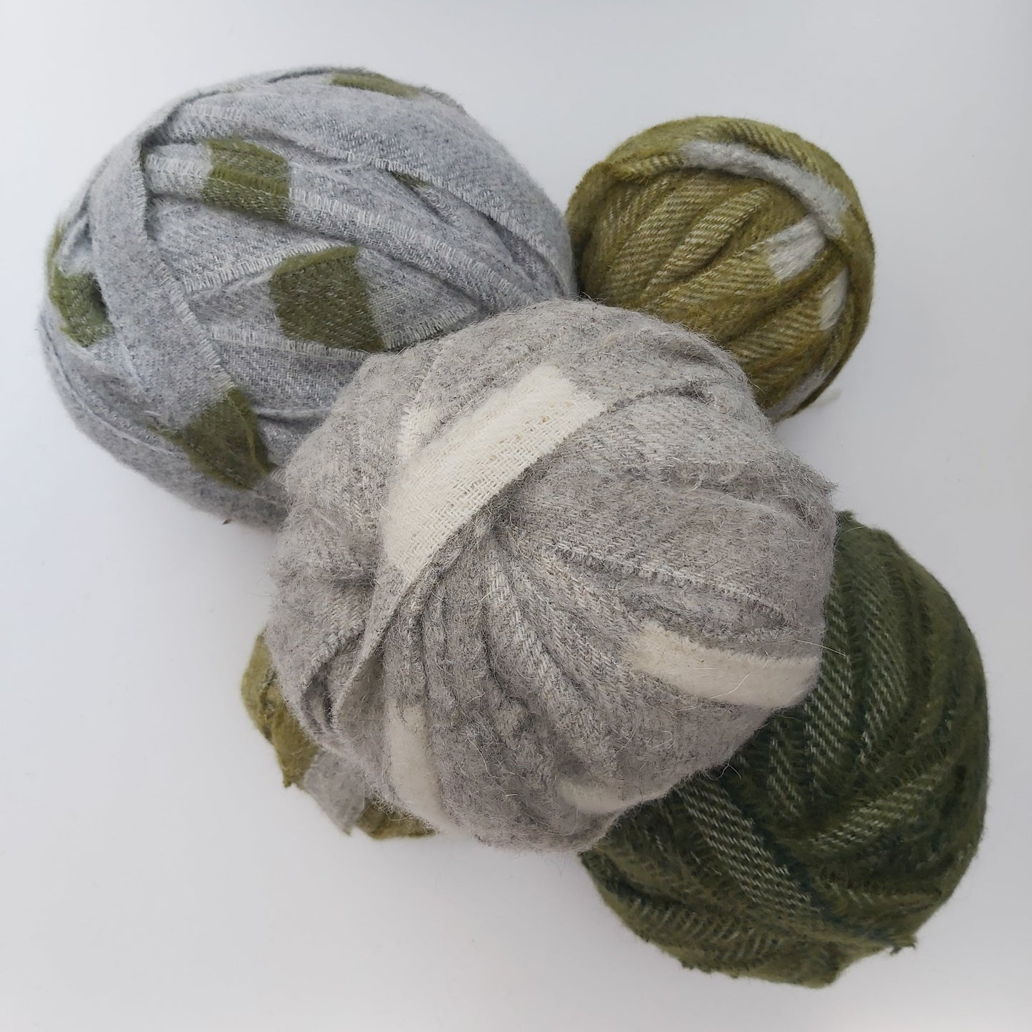 BE2K-215 Blanket Edge 2kg Pine, Lime Green and Soft Grey