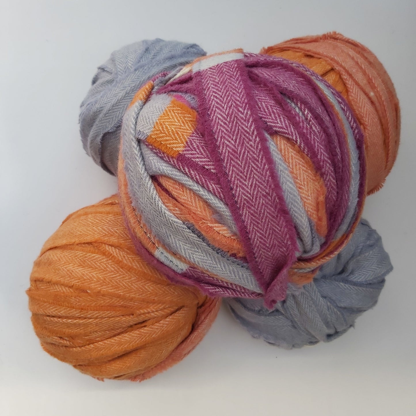 BE2K-218 Blanket Edge 2kg Peach Sky