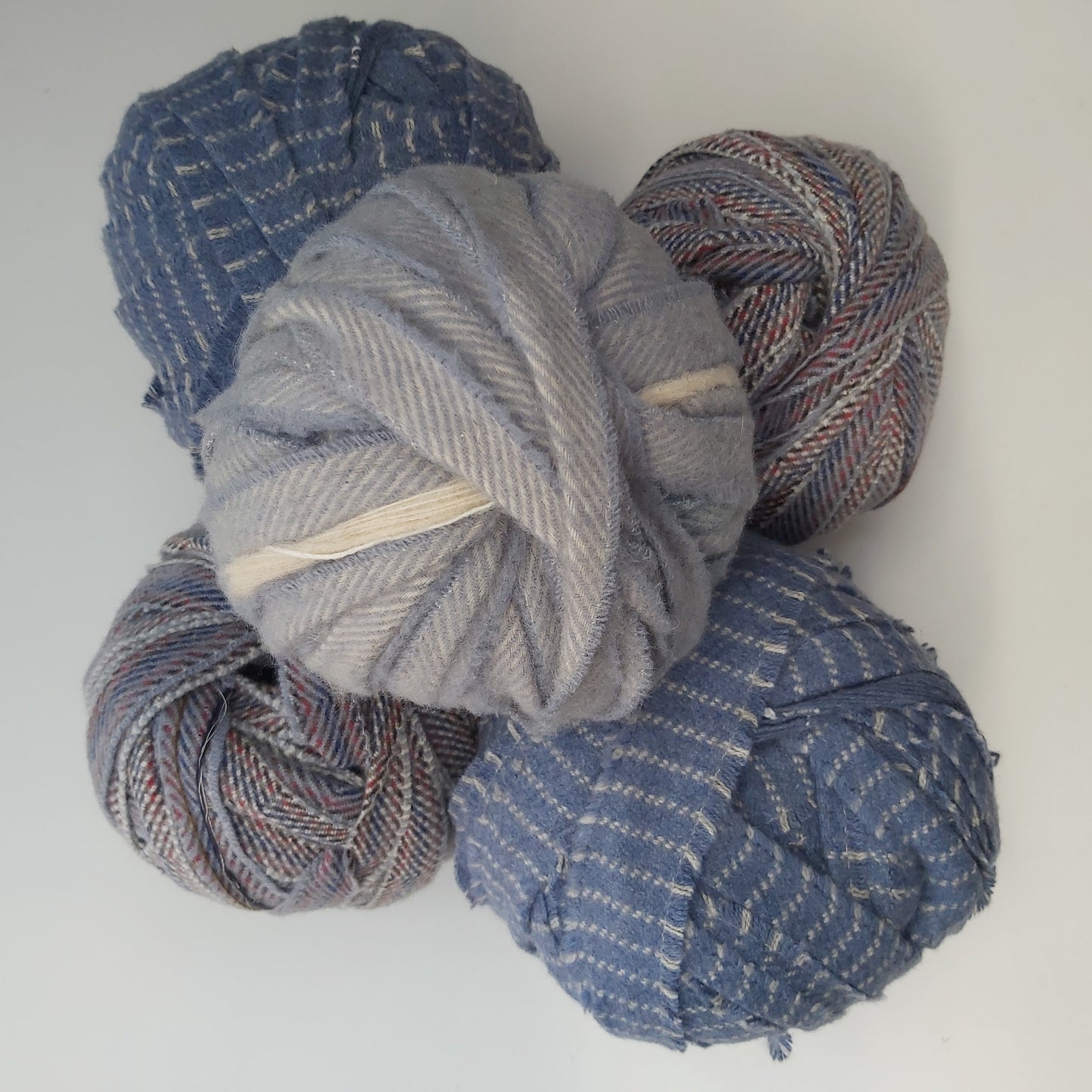 BE2K-230 Blanket Edge 2kg Blue Skies