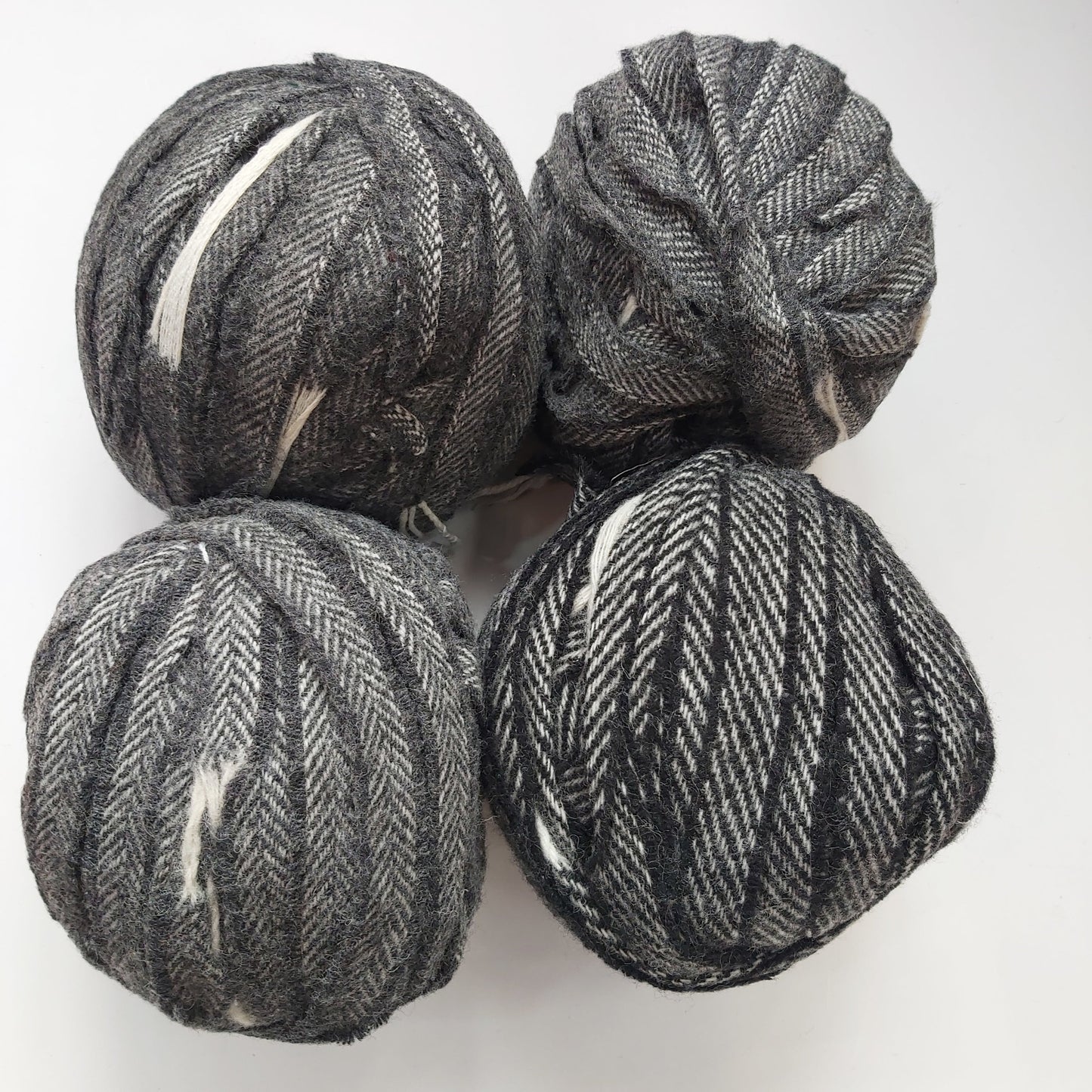 BE2K-251 Blanket Edge 2kg Medium Grey Herringbone